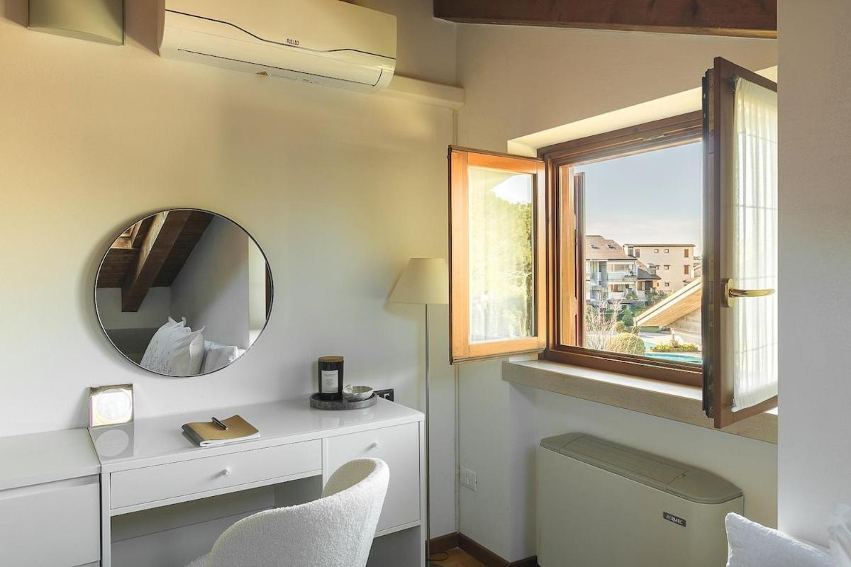 Attic View Pool And Garage Desenzano del Garda