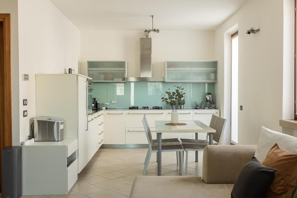 Attic View Pool And Garage Desenzano del Garda